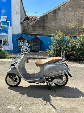 Vespa Primavera picnic limited edition 2021