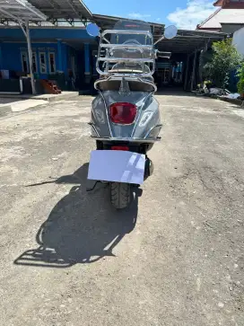 Vespa Primavera picnic limited edition 2021