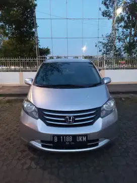 HONDA FREED PSD 2011 MURAH