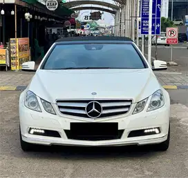 Mercedes Benz E250 Cabriolet Nik 2011 Like New