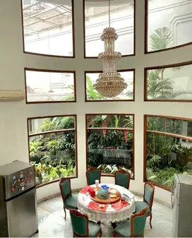 Rumah 2 Lantai, Hook, Full Furnished di Gandaria City Jaksel
