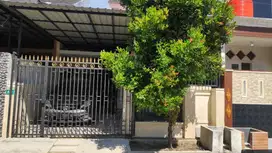 Rumah Full Bangunan di Green Semanggi Mangrove Surabaya, ROW 2 MOBIL