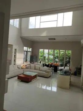 BARANG LANGKA RUMAH 2 LANTAI JALAN KEMBAR BOULEVARD DHARMAHUSADA MAS