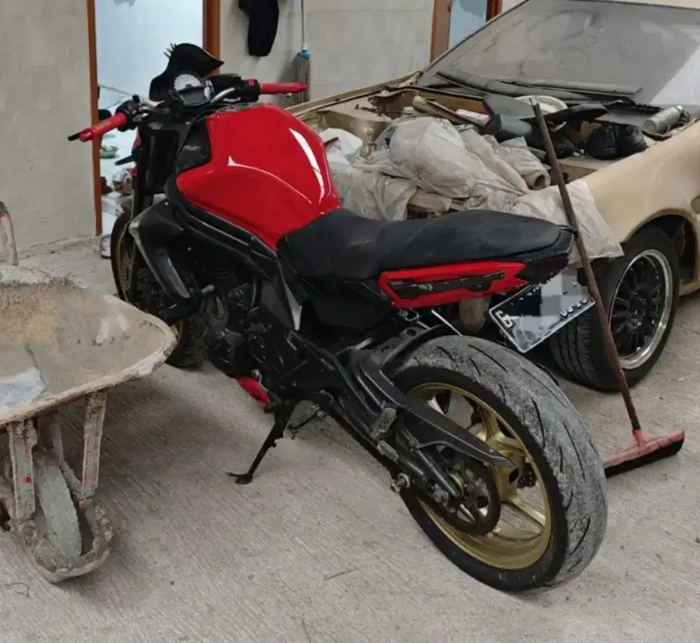 Kawasaki er6n 2014 pemakaian mulus siap pakai