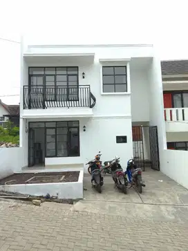 Rumah 2 lantai dijual dekat cicaheum Bandung