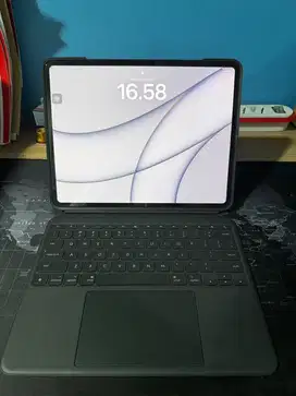 Ipad Pro M4 13 inch plus Apple Pencil Pro dan Logitech Keyboard