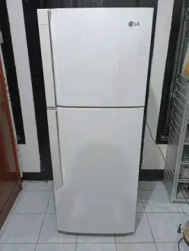 Kulkas 2 pintu merk LG