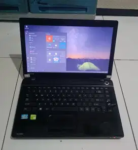 Toshiba i7 all normal dual vga ram 4 SSD 256 Batre 2 jam windows 10