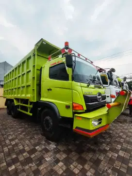 DUMP TRUK HINO 500 FM 280 JD, TRONTON 10 BAN, INDEK 28M³, TH. 2022