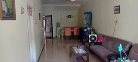 DIJUAL RUMAH DEKAT UBAYA, DEKAT SUPERMARKET DI TENGGILIS