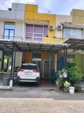 Rumah dijual 2 1/2 tingkat