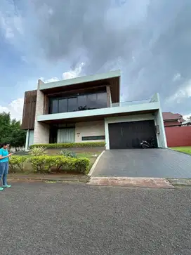 Di Jual Rumah Super Mewah Sutera Narada