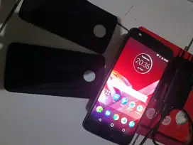 Motorola z2 play 4/64