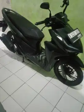 Vario 150 2019 black pajak on