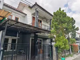 Rumah Bagus Dalam Perum Di jl. Magelang km 6 Dekat JCM, Kampus UGM