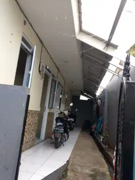 Dijual 3 petak bangunan kontrakan permanen