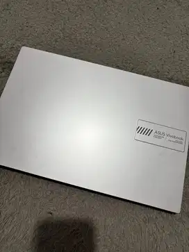 Laptop Asus Vivobook E1404FA