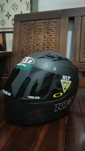 Jual helm KYT r10 full face