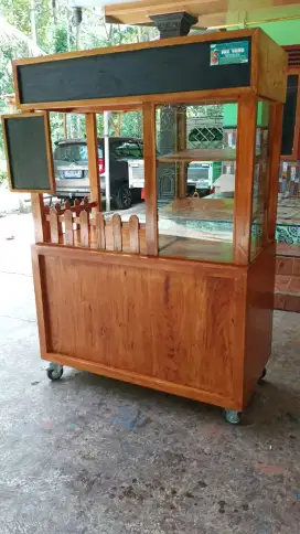 Gerobak untuk jualan kondisi baru, sama sekali belum di pakai