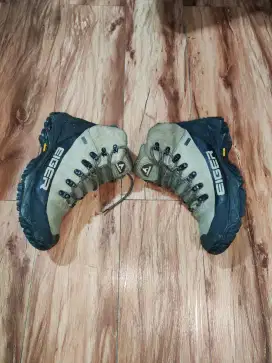 Sepatu Gunung Hiking Eiger Eagle Plum 2.0