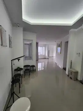DISEWAKAN Ruko SOUTH SORENTO SQUARE Gading Serpong