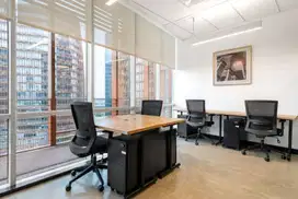 Ruang kantor pribadi berlayanan lengkap untuk Anda dan tim di Regus South Quarter