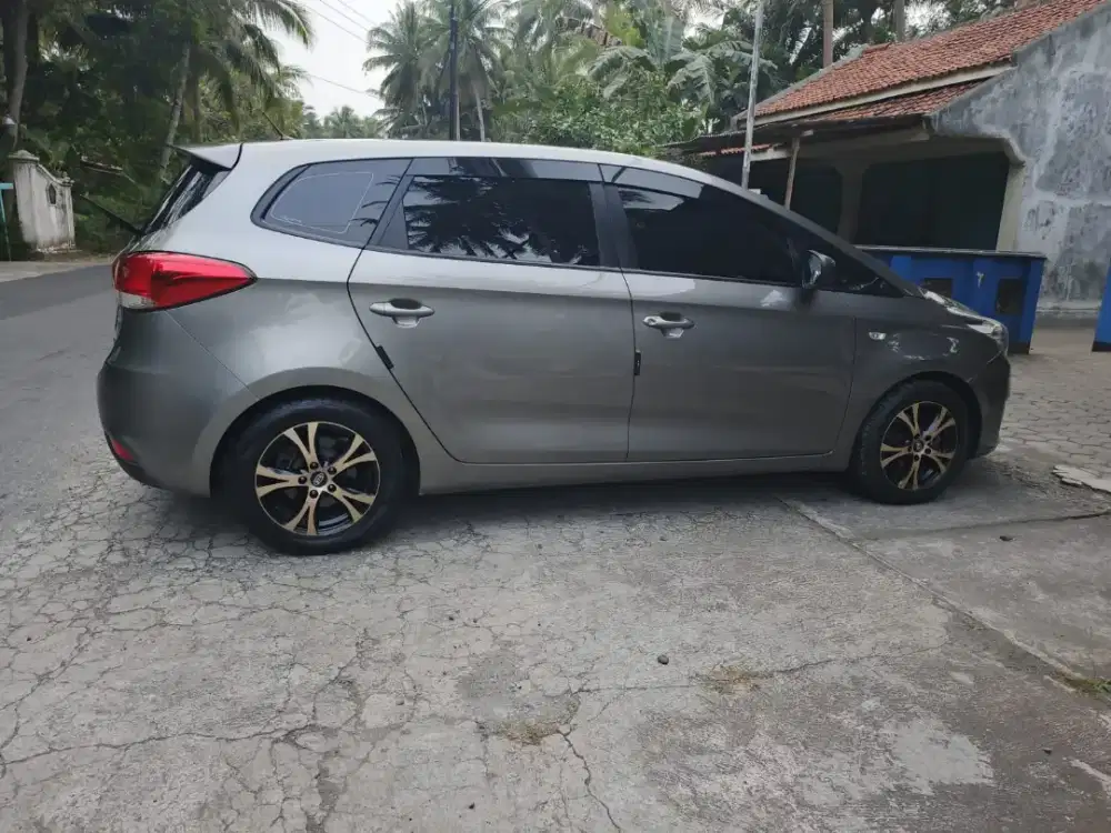 All new kia carens 2013 A/T