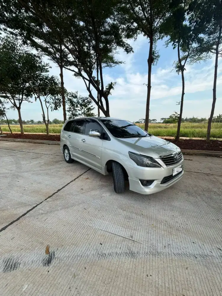 INNOVA DIESEL G A/T 2012