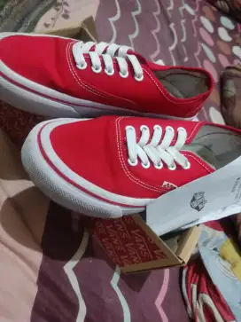 Vans autentik size 40
