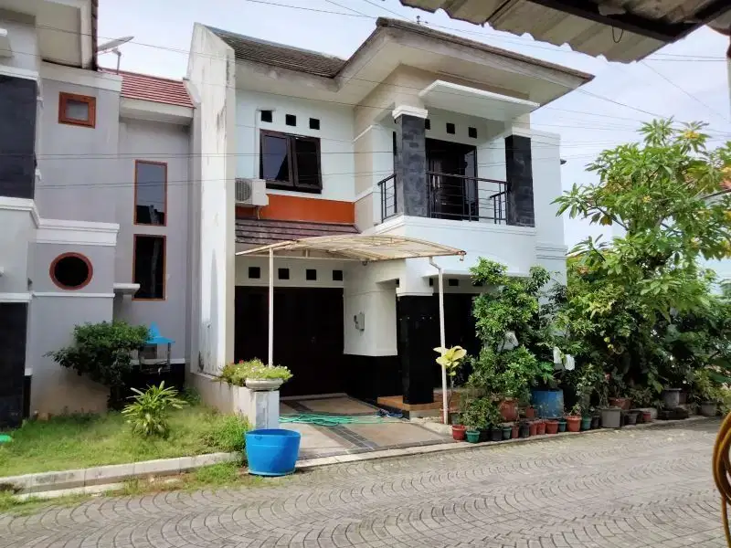 Rumah dekat Ambarukmo jl Laksda Adi Sucipto yogyakarta