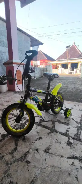 Sepeda Anak Roda 4 inter bike