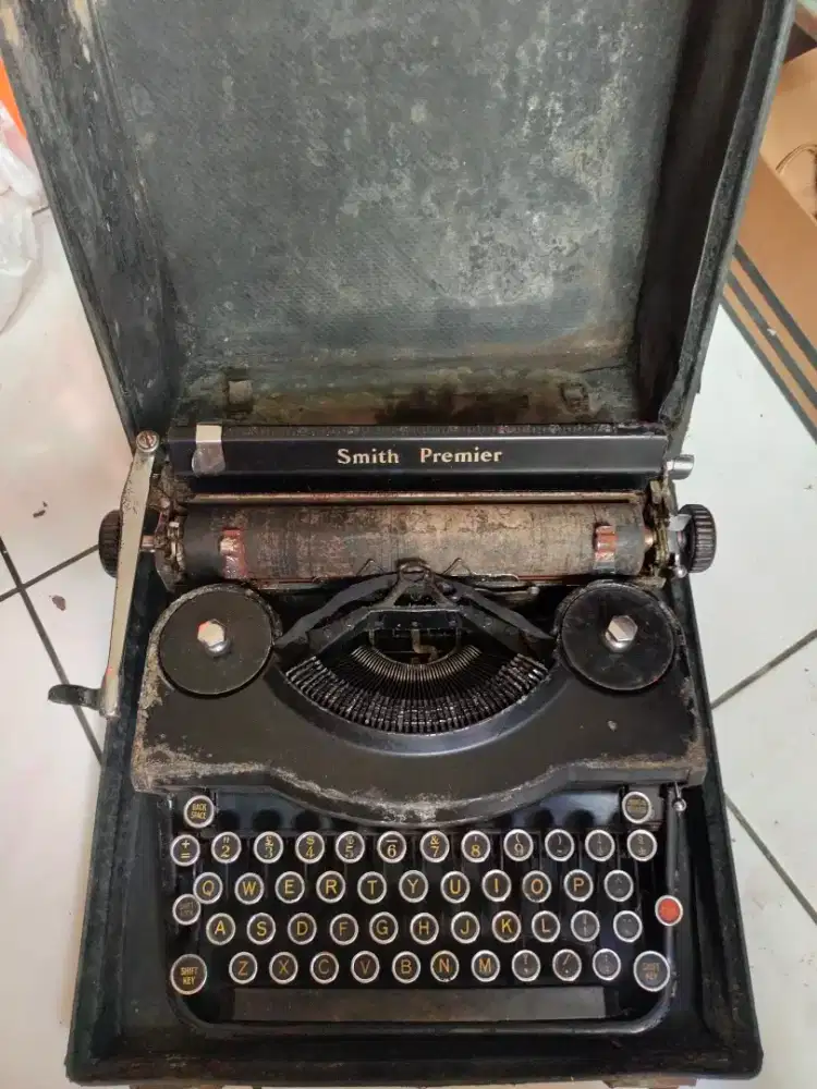 Mesin ketik kuno antik