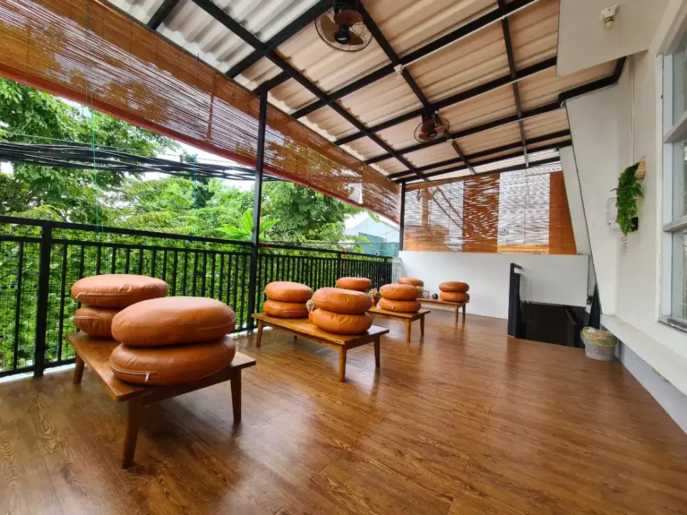 Dibutuhkan 2 org karyawan utk jualan makanan di teras rumah