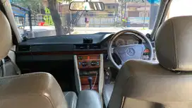 Mercedes-Benz E320 1994 Bensin