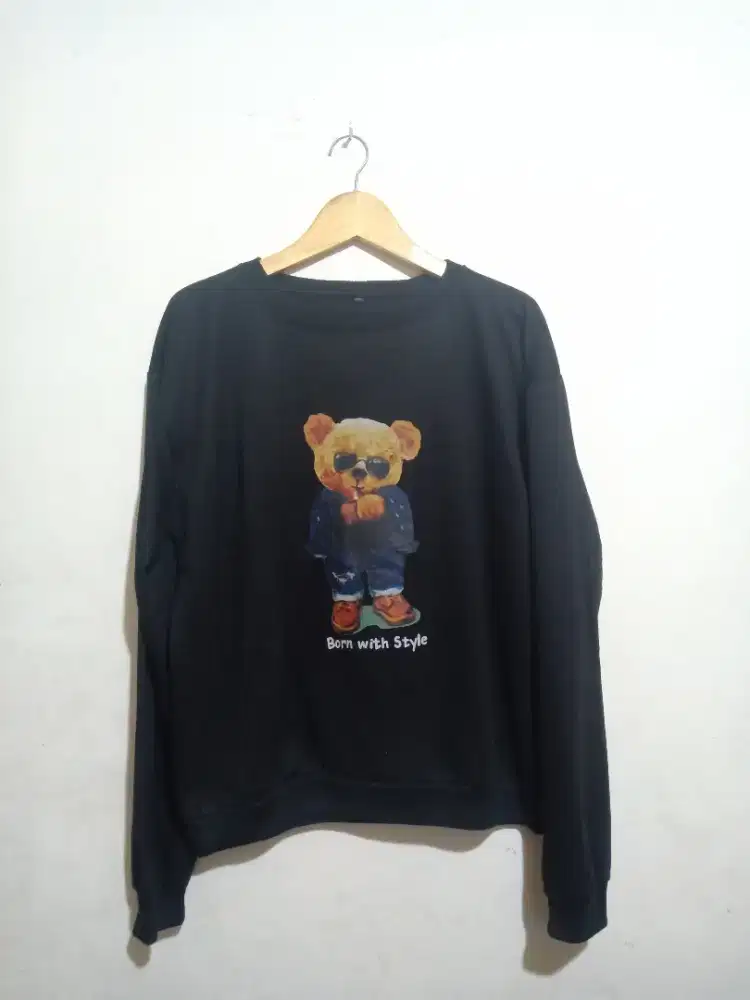 Crewneck Bear Hitam
