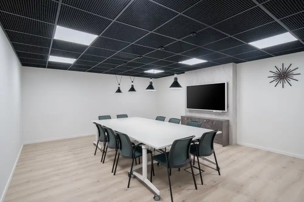 Ruang kantor terbuka untuk 10 orang di HQ Bella Terra Lifestyle Center