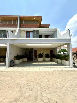 Rumah MEWAH Kontemporer 2 Lantai FULL FURNISH Dalam Cluster Dekat JEC
