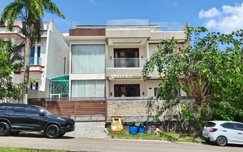 Rumah Mewah Bukit Indah Sukajadi Boulevard View Golf Bisa KPR, ada Rooftop