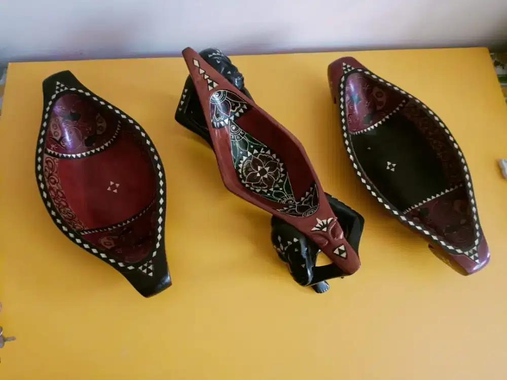 Borongan Mangkuk Kayu Ukir Motif Bali