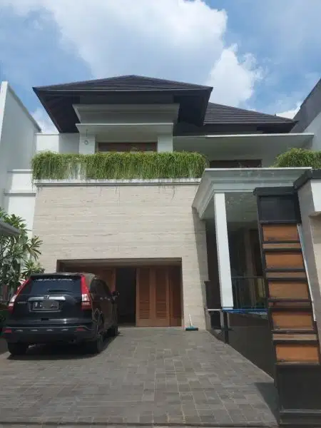 RUMAH MEWAH SIAP HUNI STRATEGIS DI PONDOK INDAH JAKARTA SELATAN