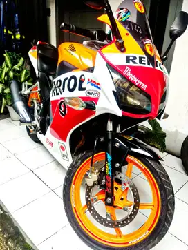 Dijual saja. Honda CBR 150cc 2015 Repsol