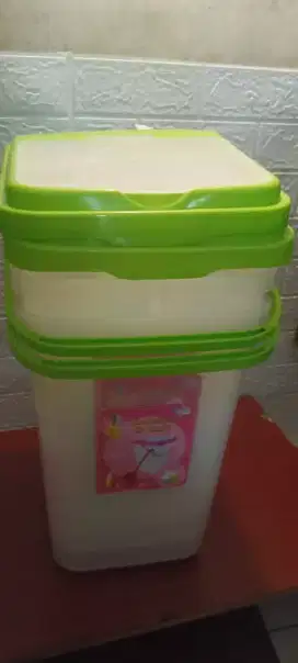 Box Es Buah Uk. 25 Liter 2 Unit Lengkap istimewa