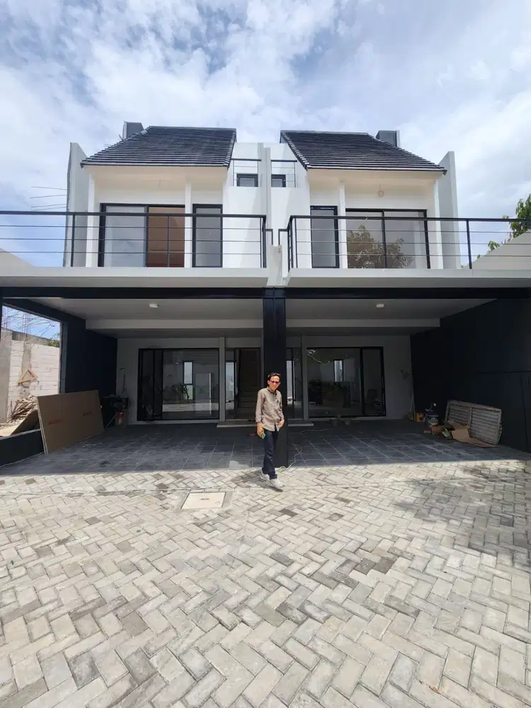 Townhouse Cantik Strategis Dekat Kawasan Bintaro, Tangerang Selatan