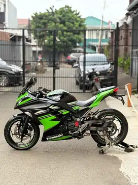 Kawasaki Ninja 250 Fi SE Tahun 2016 . Mulus dan Siap Pakai