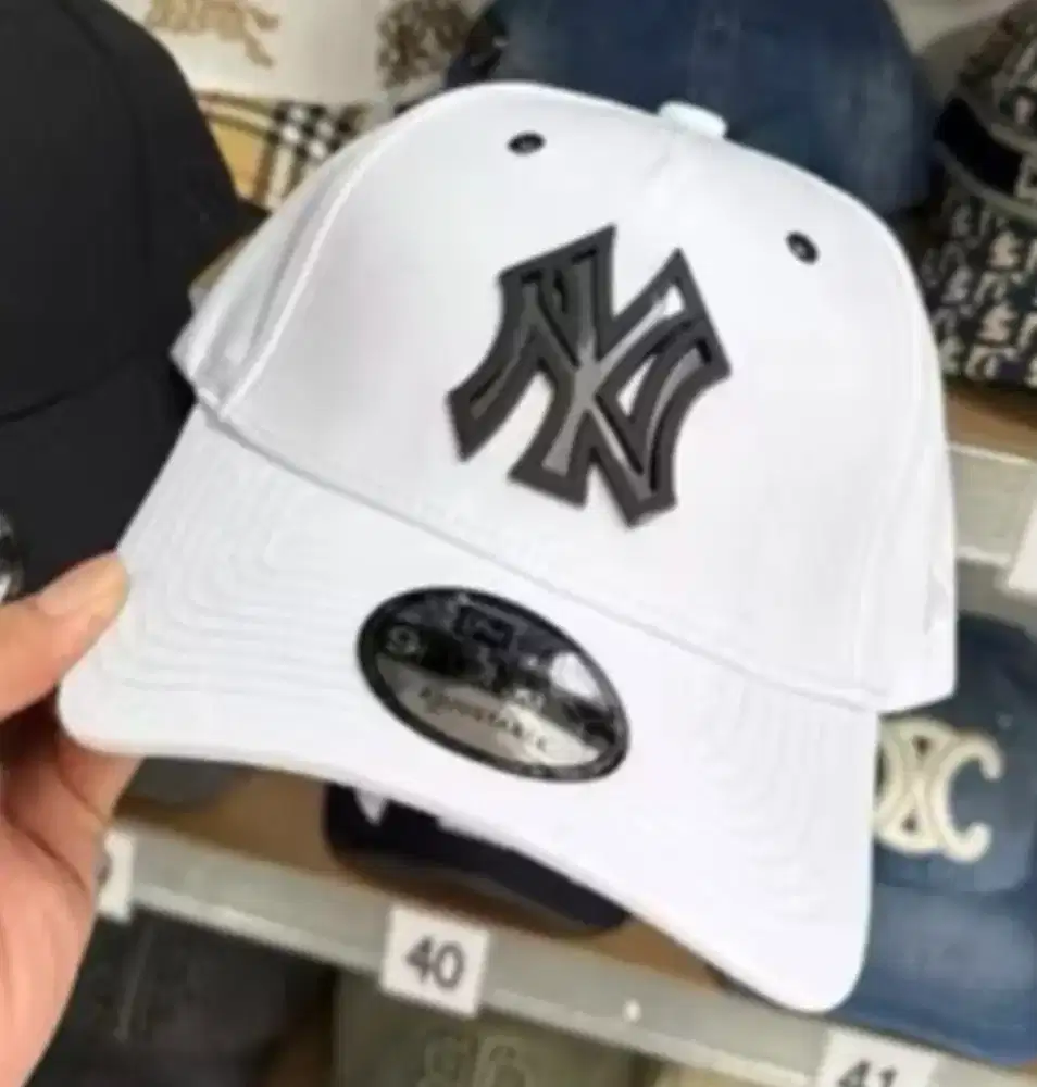 Topi NY ErA putih Logo metal tebal