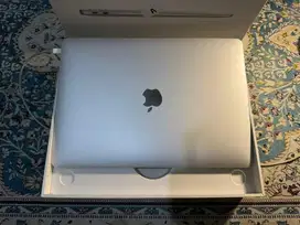Macbook air 2020 13inc 8/256gb (silver)