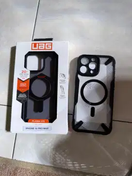 UAG Plasma XTE dan Spigen iPhone 16 pro max (magnetic charging)