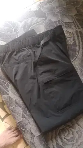 Celana cargo uniqlo