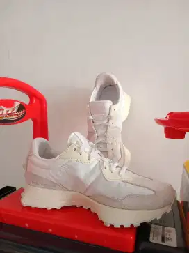 Sepatu run NB bu