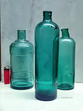 Botol biru vintage jadul antik kuno
